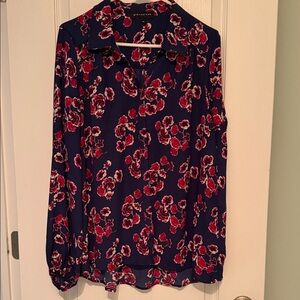 Gibsonlook  Navy Floral Long-Sleeve Blouse with Red Print